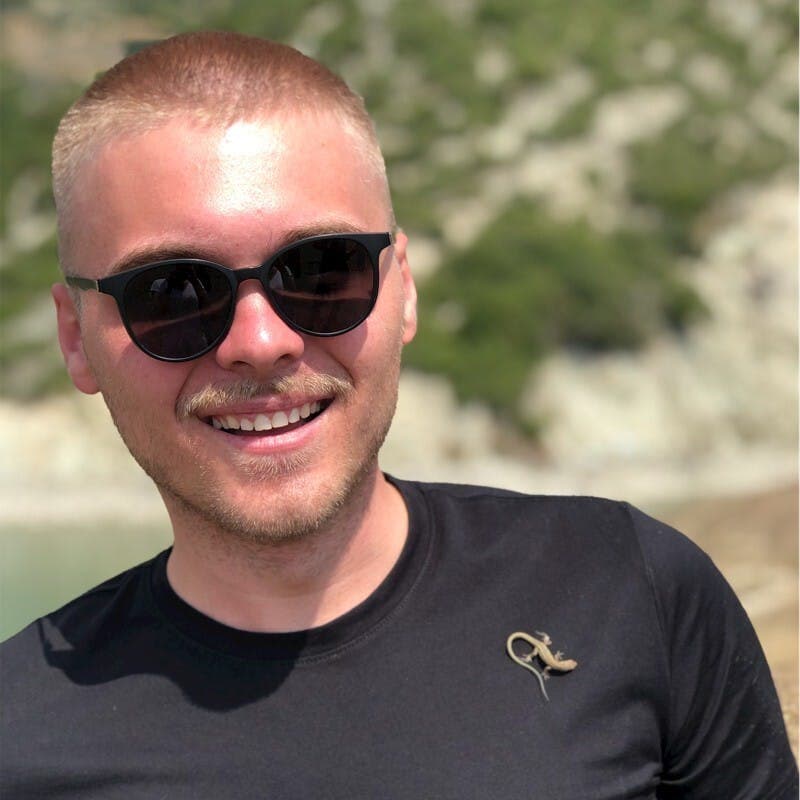 Mihnea-Octavian Manolache, Développeur Full Stack @ WebScrapingAPI